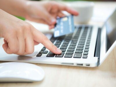 Ouvrir un compte dans une banque en ligne : étapes et documents exigés