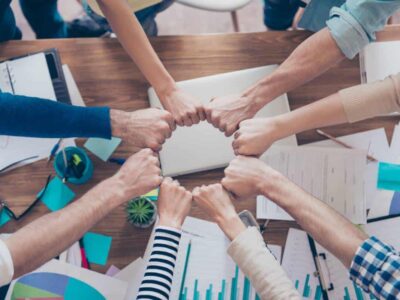Pourquoi rejoindre un groupement professionnel en communication graphique ?