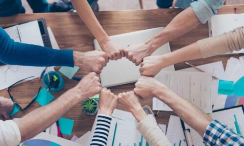 Pourquoi rejoindre un groupement professionnel en communication graphique ?